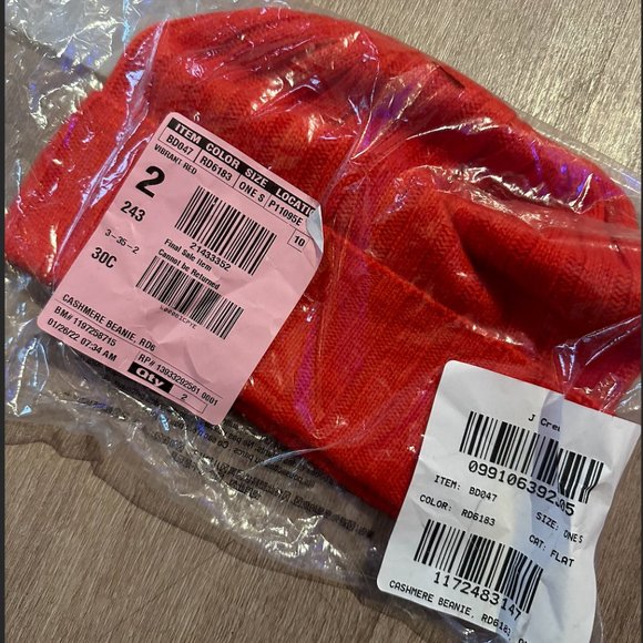 NWT j crew ribbed cashmere beanie vibrant red - Picture 3 of 3